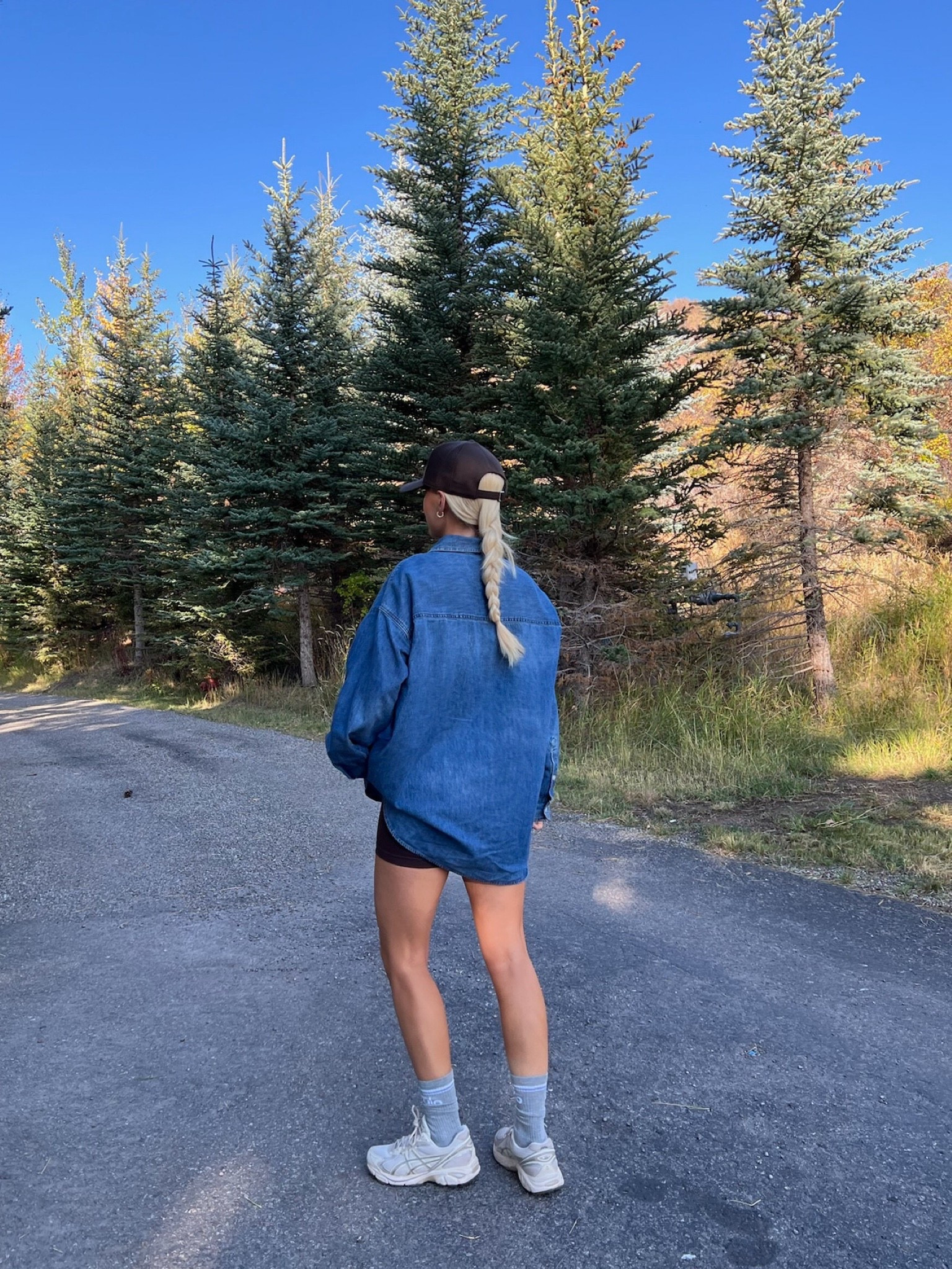SIZE: med in top (color - 5 yrs kiss n tell bleu), 4 in shorts (6” length), shoes run tts! #kathleenpost

Aspen outfit Inspo, mountain chic look, casual hiking outfit

#LTKfitnessgoals #LTKootd #LTKActive