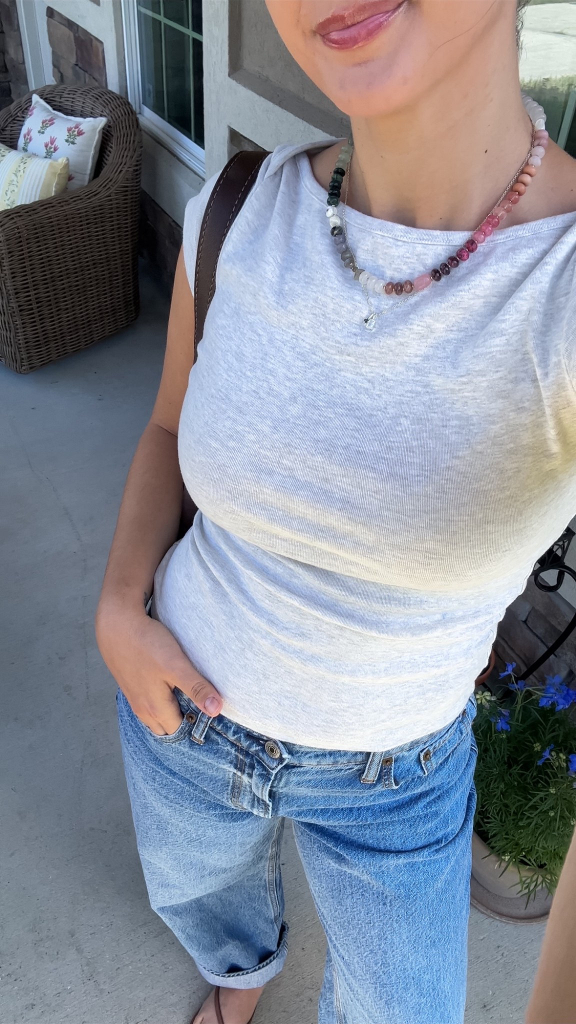 Simple ootd for coffee & pottery! Wearing xs tee and 25 regular jeans 

#LTKootd