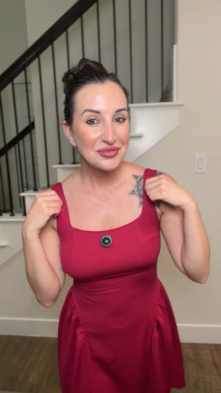 As a first time mom I don’t have much time to get dressed up so finding a dress I can throw on that is comfortable and effortless is huge to me and this IS IT!

5’6 | 140 lbs | wearing a size small



#momfashion #momstyle #summerdress