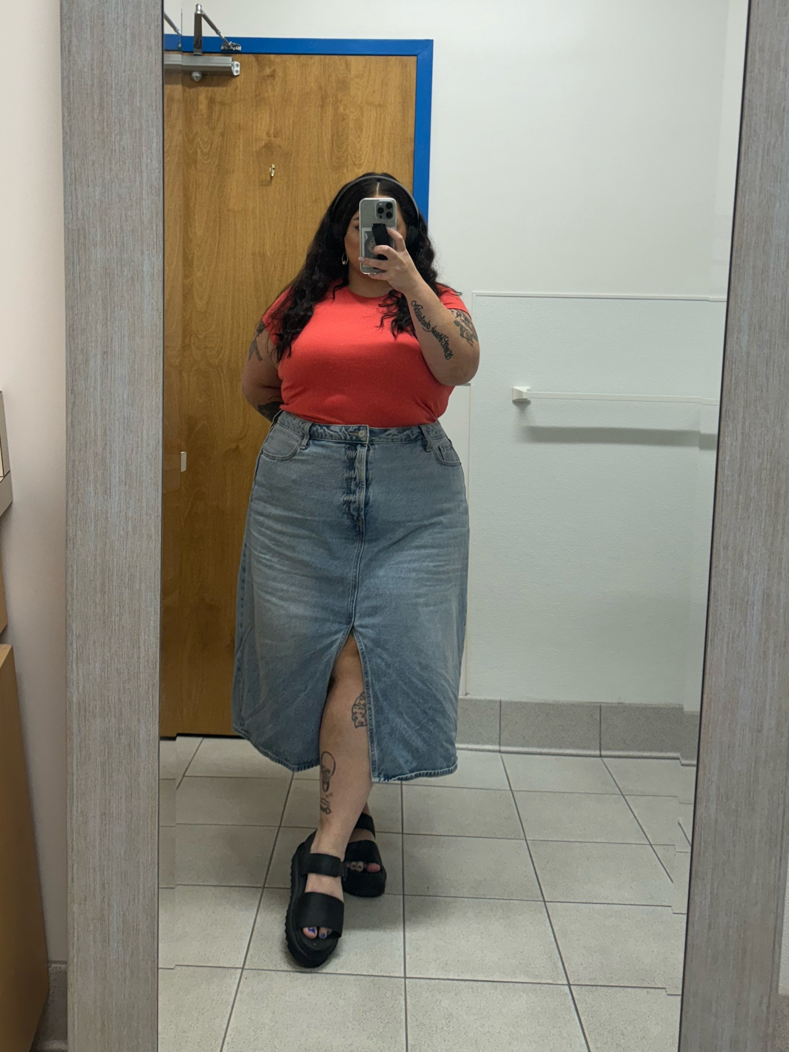 OOTD! I’m not sure if the skirt I linked is the same one but I put a bunch of cutie options 

#LTKWorkwear #LTKStyleTip #LTKPlusSize