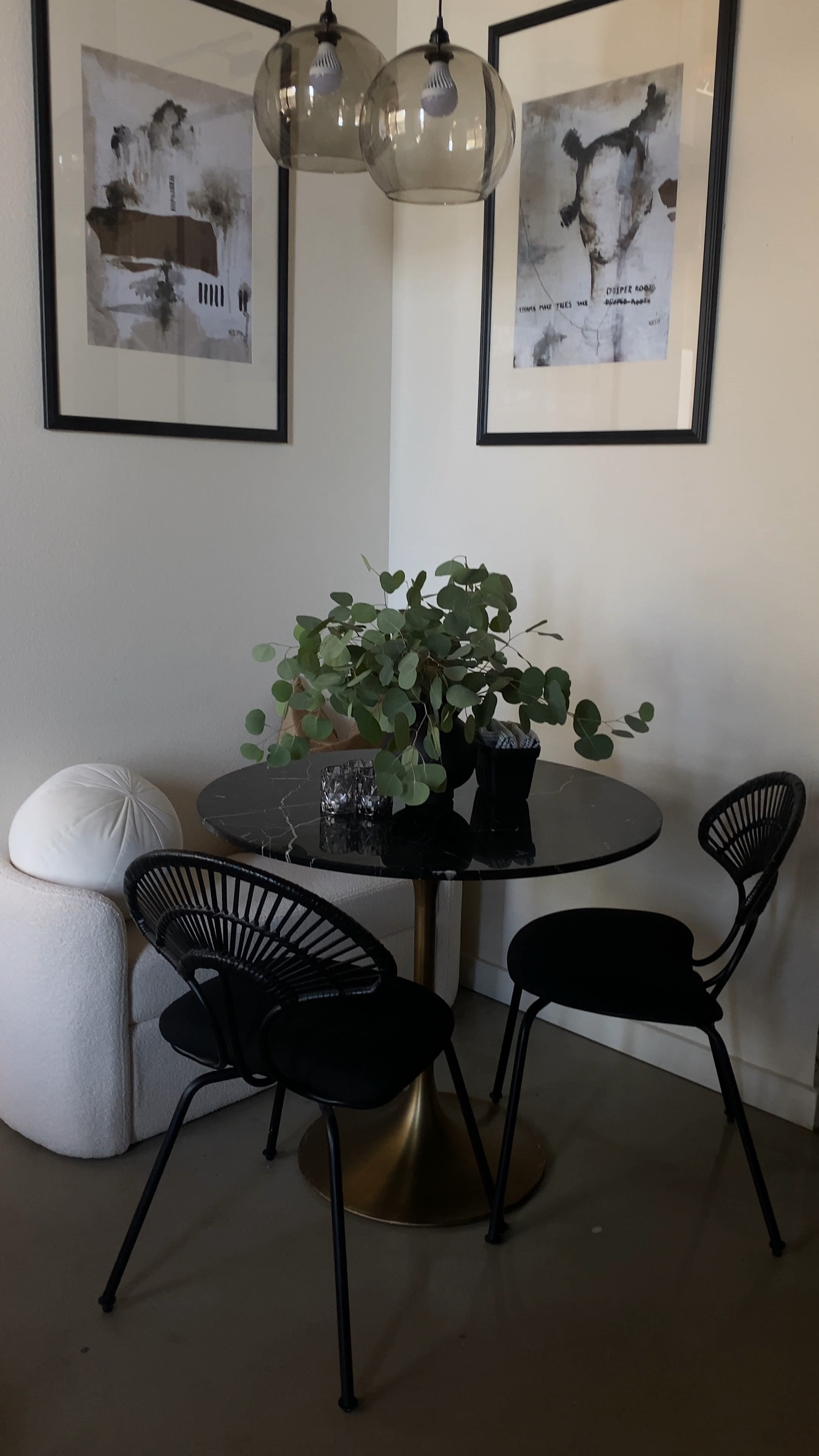 I’m obsessed with my now complete eat-in dining nook. #homedecor #iamstarrhoward #eatinkitchen #interiordesign #howilive #homewhereyouare

#LTKhome #LTKsalealert