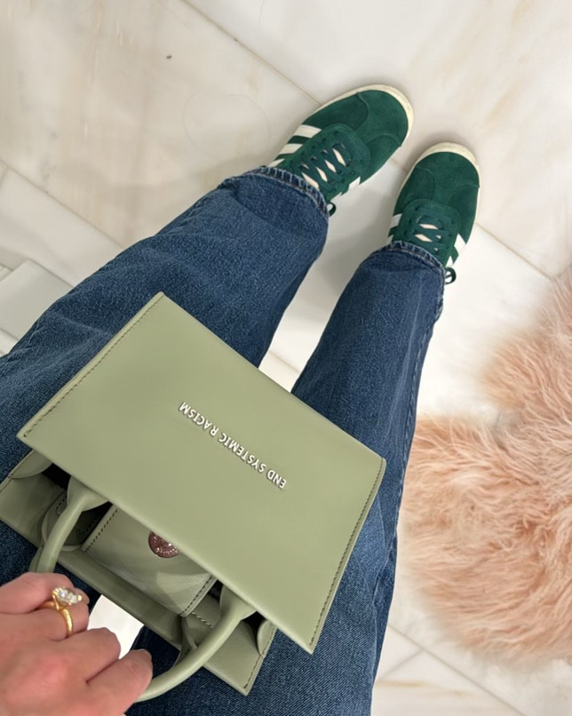 OOTD for Saturday errands 💚


#momstyle #momfits #walmartstyle #ootd #styledlokms

#LTKFindsUnder100 #LTKSeasonal #LTKFamily