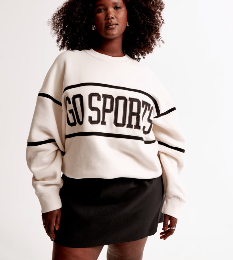 The cutest sweats 

#LTKSeasonal #LTKSaleAlert #LTKGiftGuide