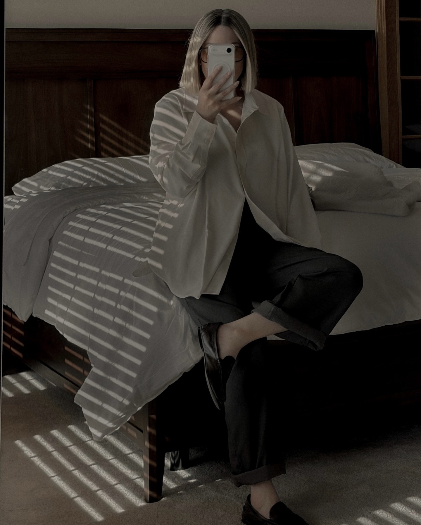 light like this again 

#editorialdiary #boneandblack #modernuniform #minimalstyle #quietdetails