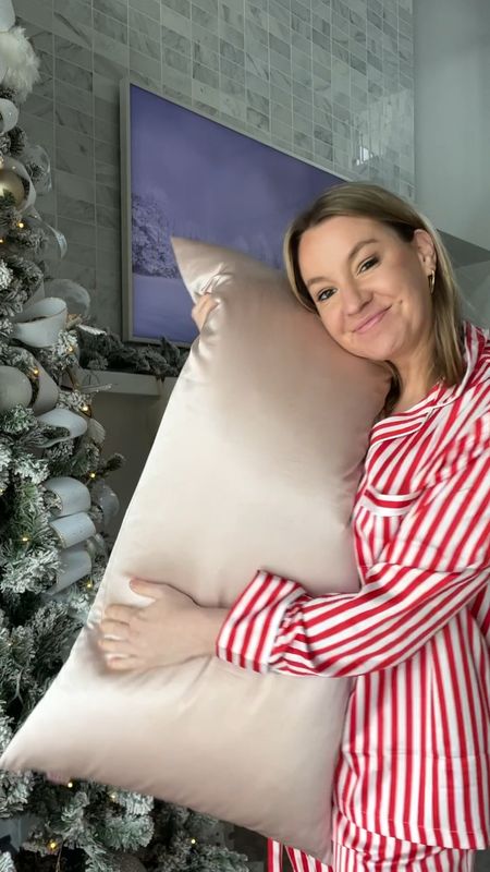 The coziest silk pillowcase! These make for the perfect gift/stocking stuffer!

#LTKstyletip #LTKHoliday #LTKGiftGuide