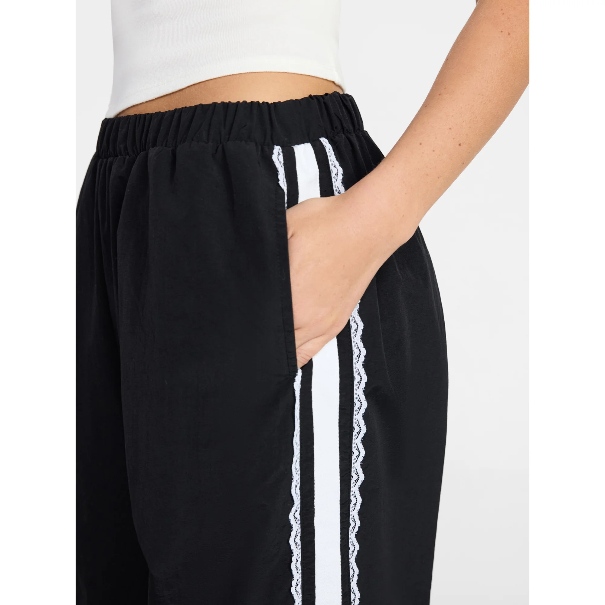 No Boundaries Lace Side Stripe Track Pants, 30.5'' Inseam, Women's XXS-XXL | Walmart (US)