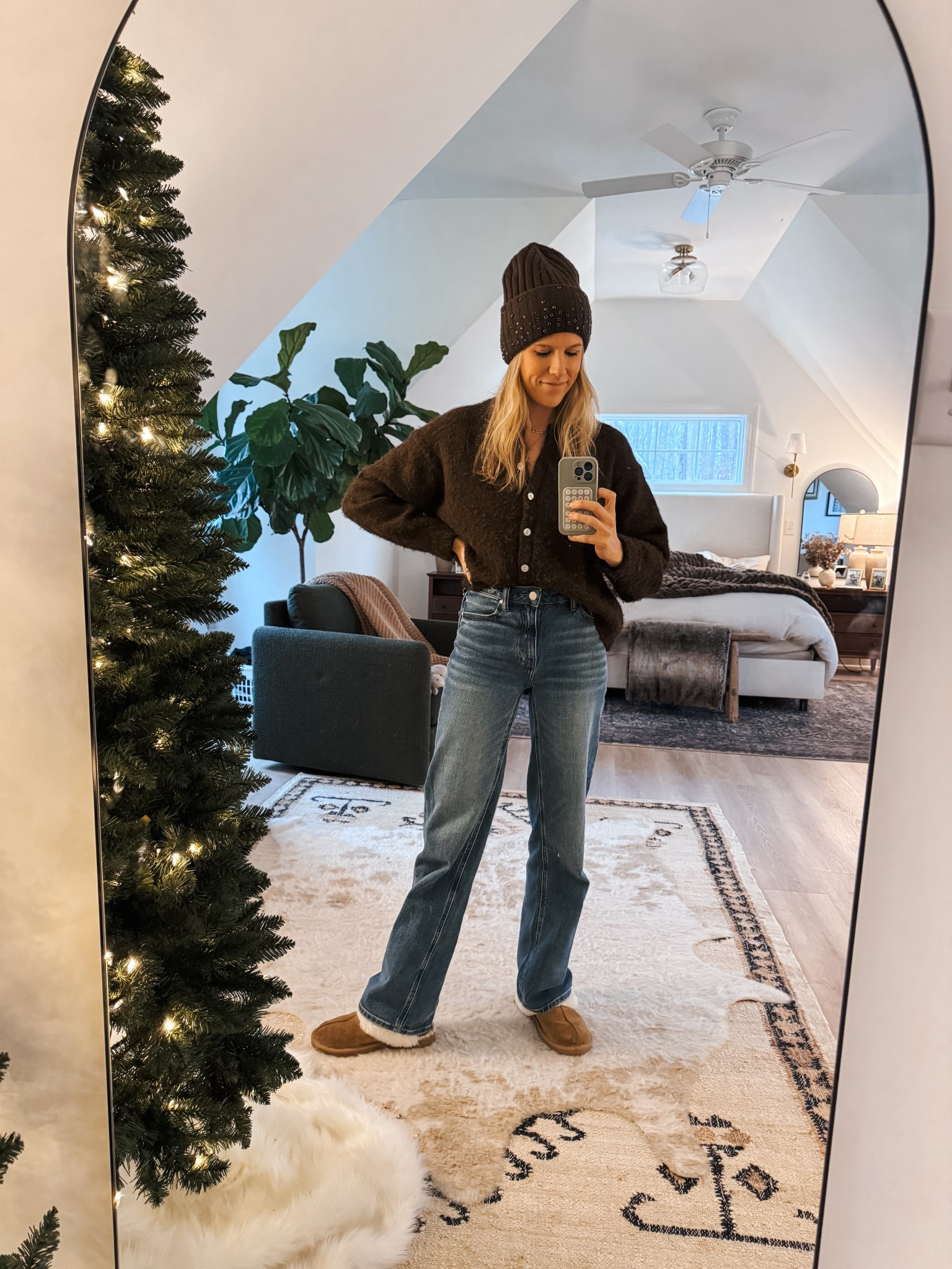 Obsessed with these jeans & they are on major sale! Also my favorite sweater I wear on repeat! 

#LTKFindsUnder50 #LTKootd #LTKHoliday