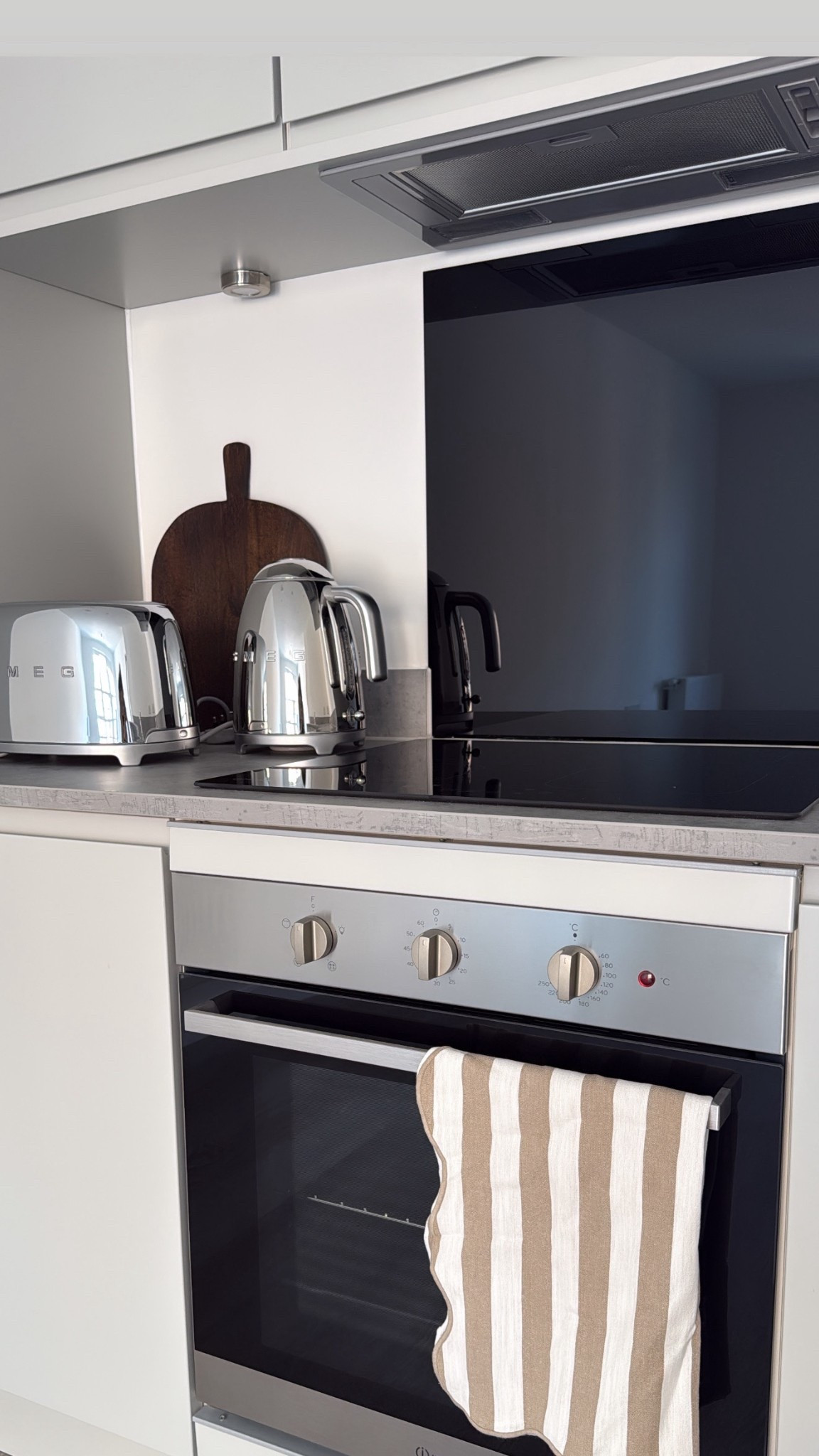 Got the keys to my new home and will be sharing some pieces!

Tags: Smeg, Smeg Kettle and Toaster, Chopping Board, Wooden Chopping Board, Neutrals, Classy, Chic, Modern.

#LTKeurope #LTKuk #LTKhome