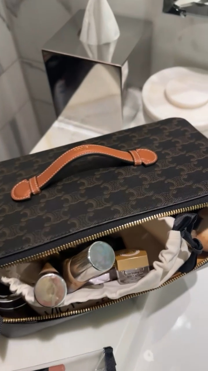 Sharing what I packed in my toiletry bag✨
StylinByAylin, Aylin 

#LTKTravel #LTKBeauty #LTKItBag