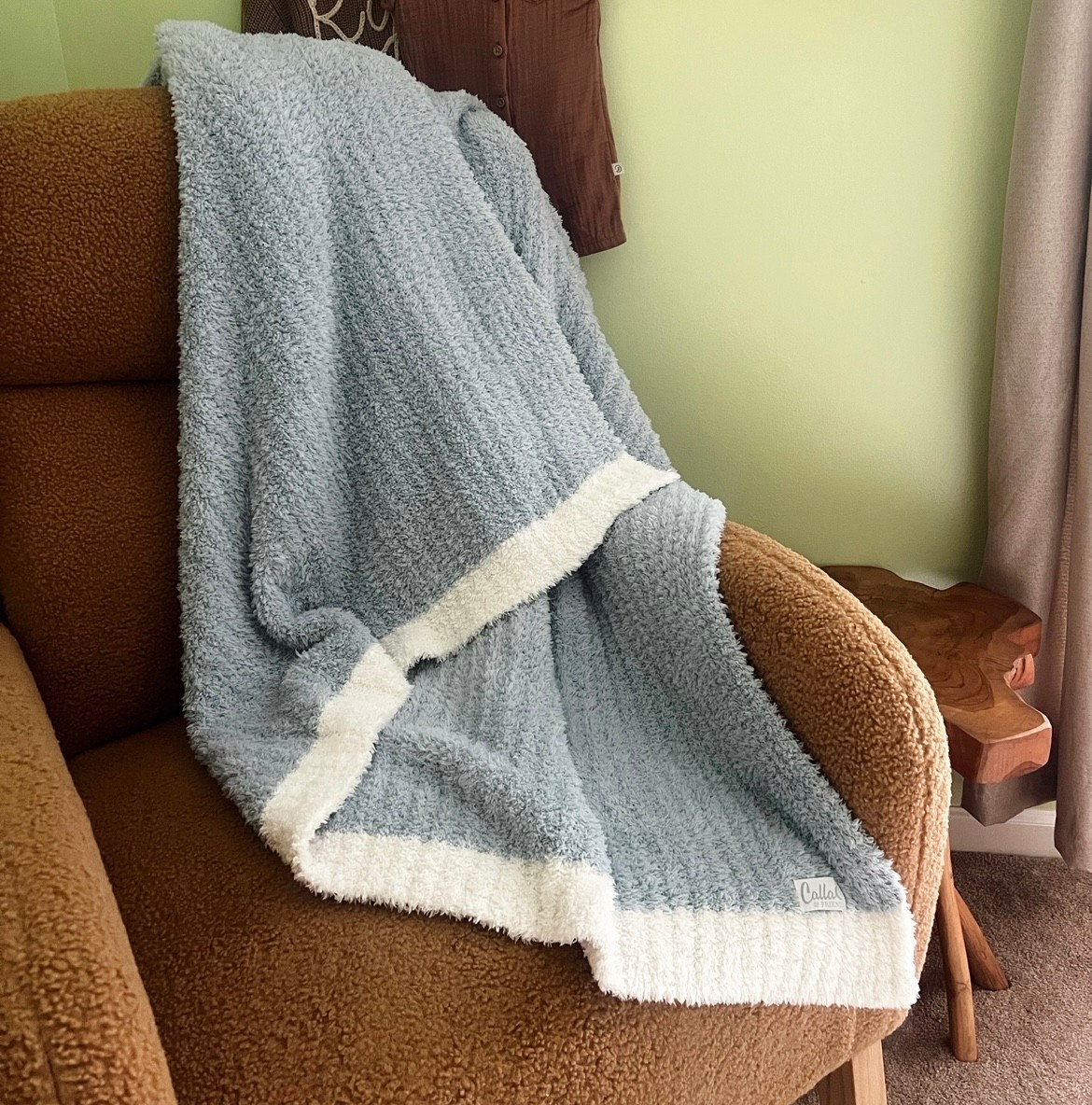 The softest blanket I have ever had and the one I sleep with every single night! This would make the perfect gift for anyone who loves to feel cozy!! And it comes in a toddler size! Perfect for the whole family. 

#cozy #cozyblankets #blankets #toddlerblankets #giftideas #cozygifts #christmasgifts #callaandfriends

#LTKGiftGuide #LTKHome #LTKKids