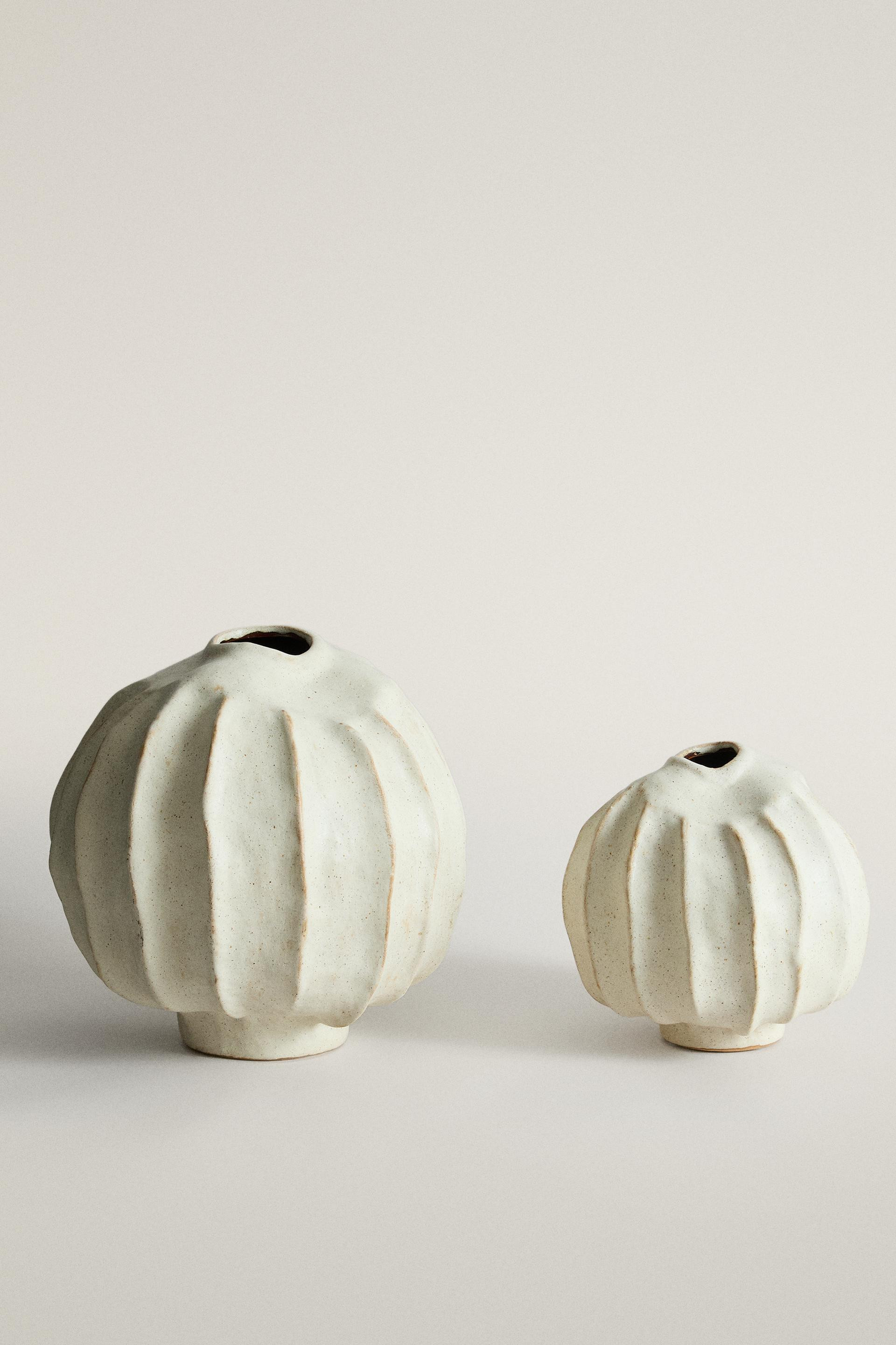 ROUND DECORATIVE CERAMIC VASE | Zara US