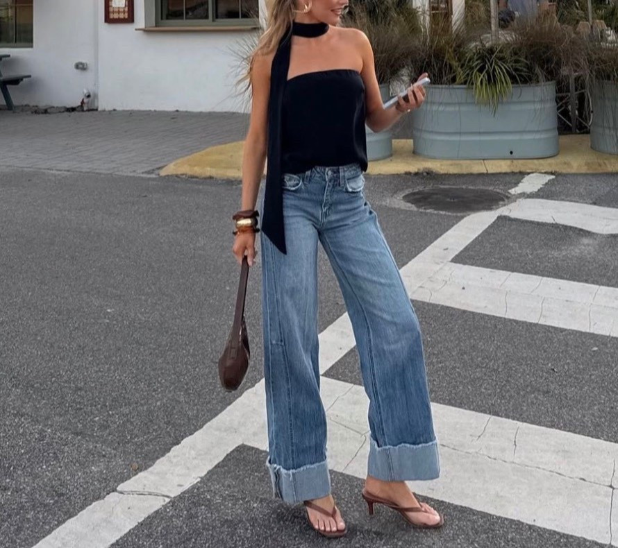 Waiting in the parking lot never looked so good 😍😍 We love a staple top paired with folded jeans and heel moment 💁‍♀️💁‍♀️

#LTKootd #LTKFestival #LTKselfcare