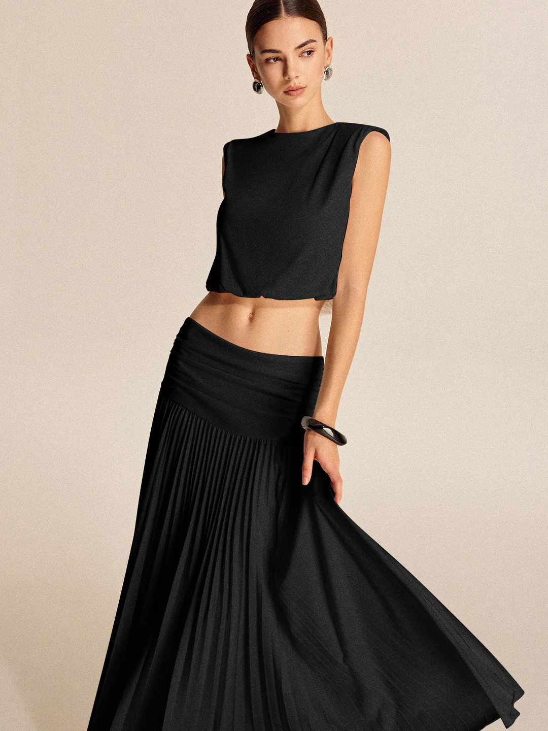 Shoulder-Padded Pleated Skirt Set | Commense