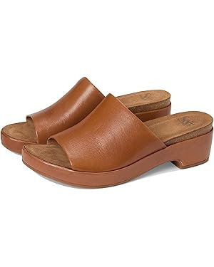 Söfft Women's Cass Sandal | Amazon (US)