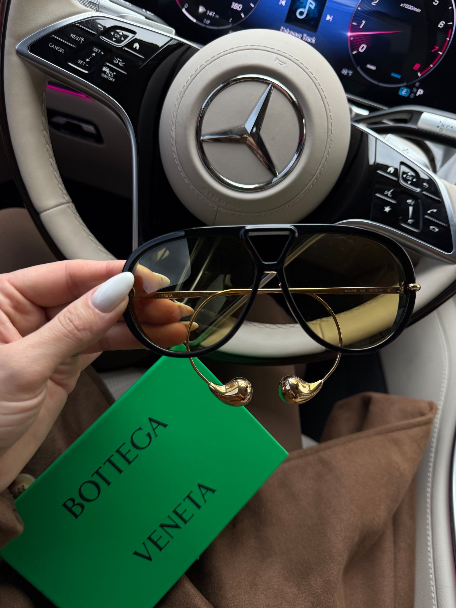 Bottega vanetta drop aviator sunglasses 

#LTKStyleTip #LTKSpringSale #LTKU