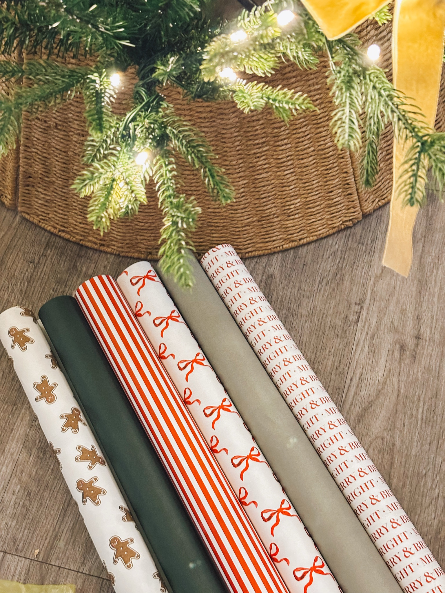 shop my wrapping paper 🎀

#LTKHoliday #LTKFamily #LTKSeasonal