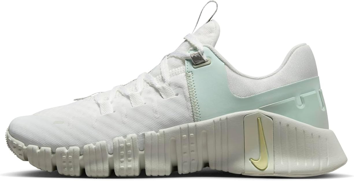 Nike Free Metcon 5 Premium Women's Workout Shoes (FJ1548-100, Summit White/Sea Glass/Barely Green... | Amazon (US)