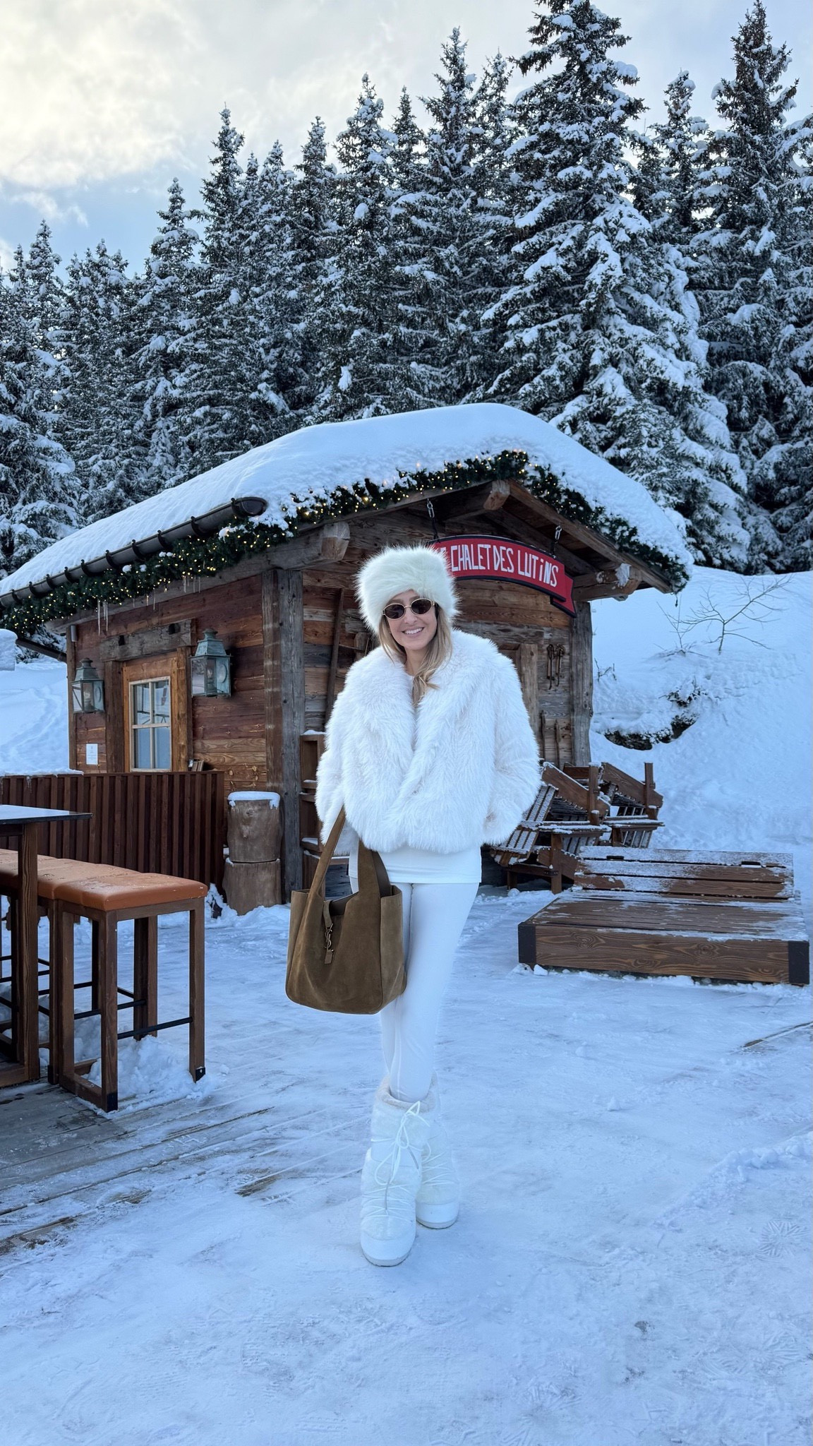 Feeling like a snow queen with this all white outfit 😝 elegant and comfortable. Fits true to size and I’m wearing size small



#LTKSeasonal #LTKStyleTip #LTKU