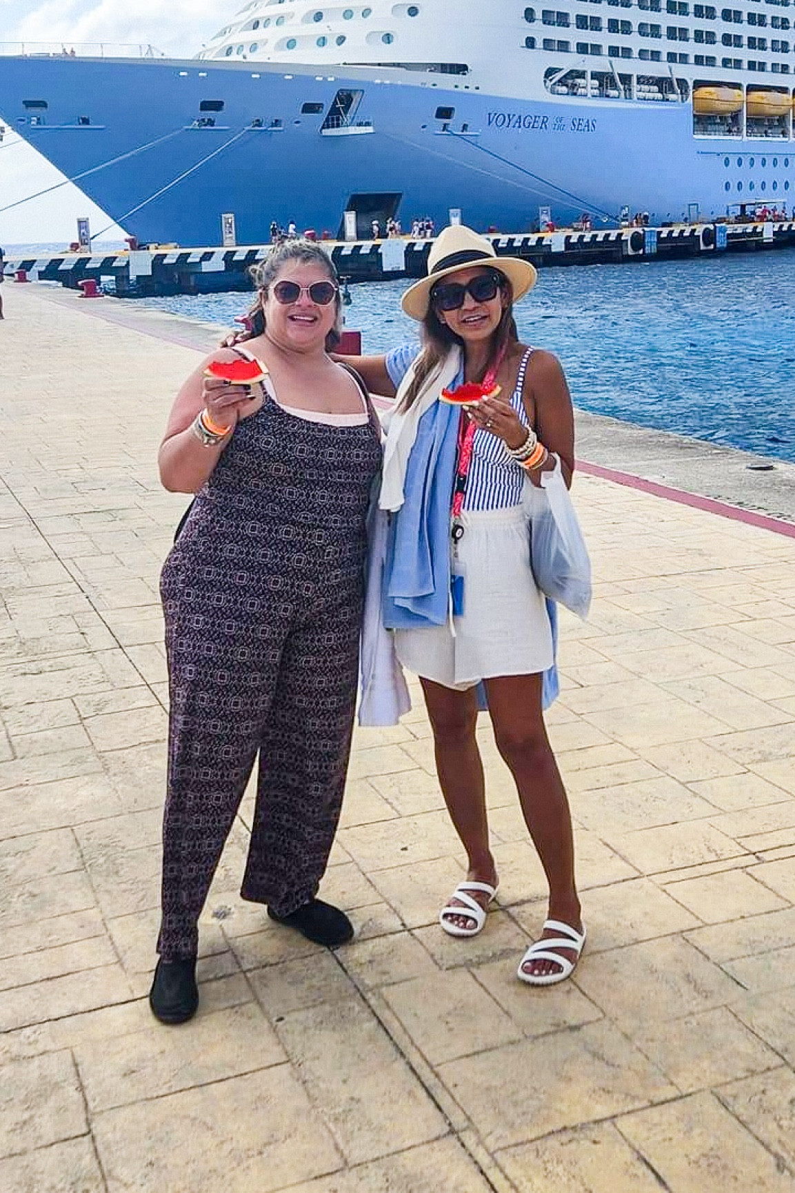 Cruise vacation outfit for day excursion 
Linen shorts set in small.
One piece swimsuit in XS
Best water-resistant sandals fit tts
Straw hat is linked.