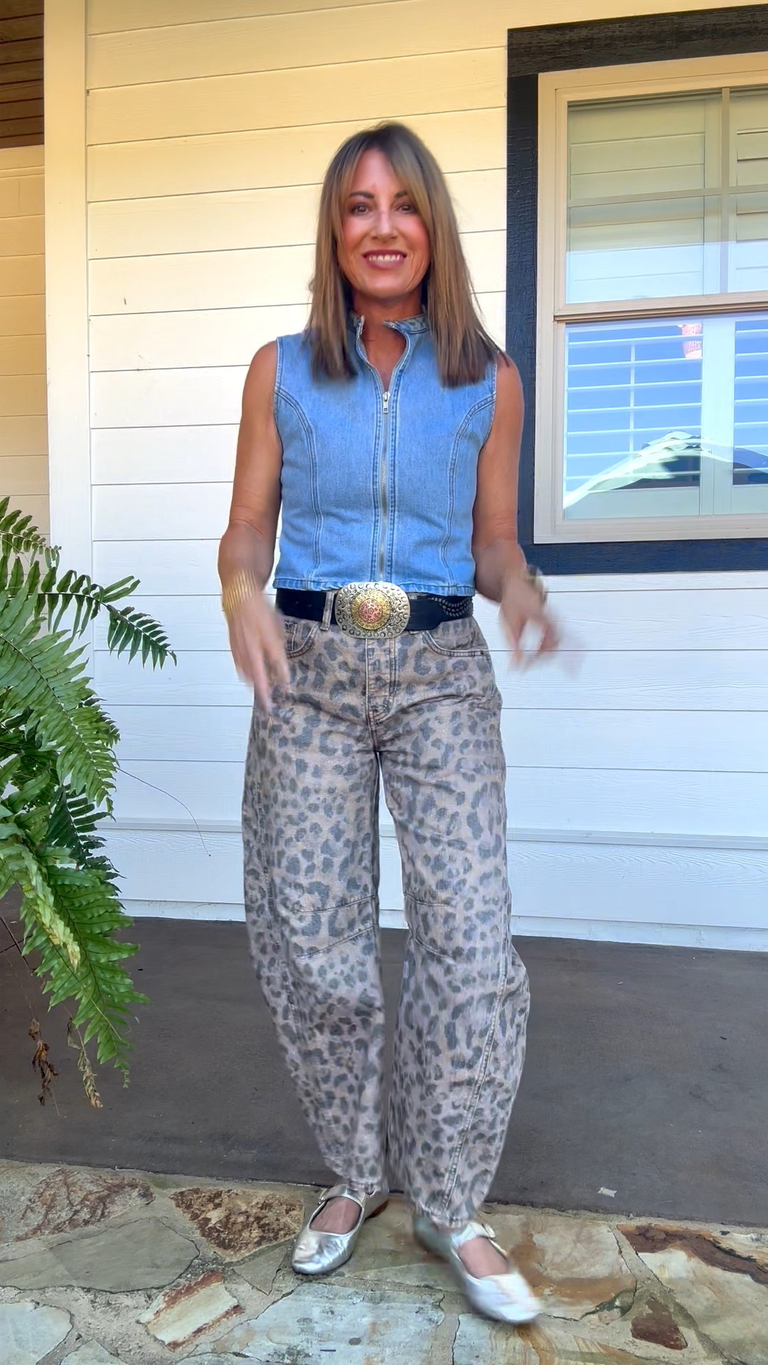 Fun outfit! 

Casual Outfit | Barrel Jeans | Leopard Jeans | denim Top | Silver Flats

#LTKOver40 #LTKStyleTip #LTKShoeCrush