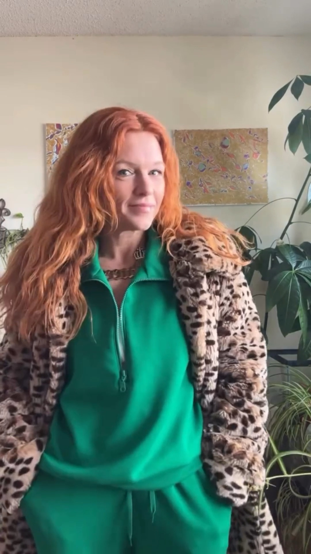 I was warm and comfy but “felt” cool in this look. 🤓 Comment “green” to shop the set which comes in other colors. 

#amazonfashion #amazonfinds #yesterdayslook #retrolook #styleover45