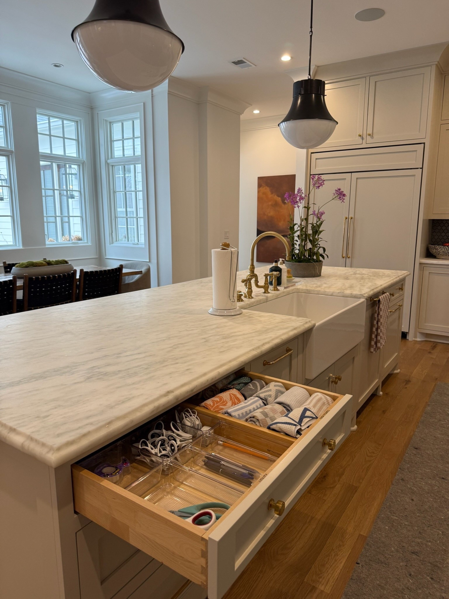 Most families live out of boxes way longer than they planned after a move. Because unpacking isn’t just lifting, it’s deciding where everything goes.

We eliminate that overwhelm by designing intentional zones from the beginning.

📦 Skip the box season. Our unpack + organize sessions are now booking for spring moves. Comment MOVE to explore this service.

#LTKHome