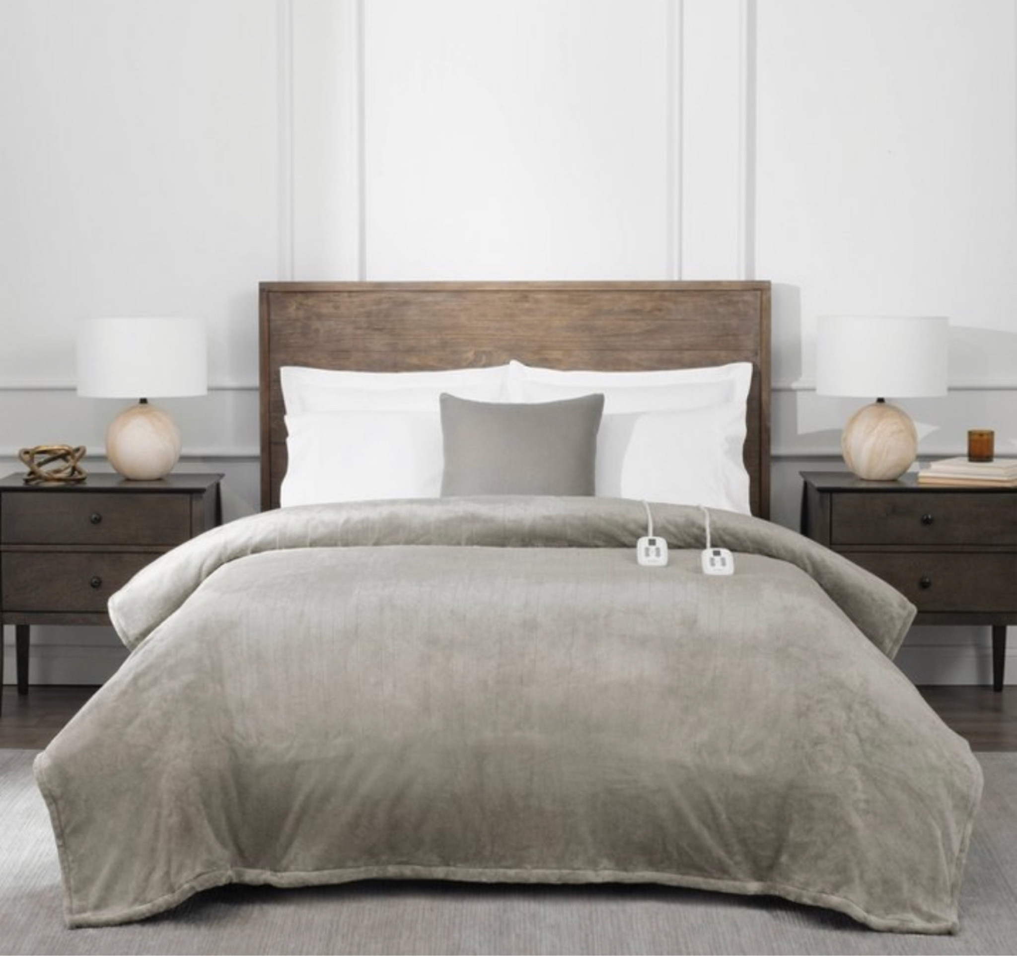 Electric Blankets 30% off ⚡️ 
:
3 colors/ twin-king sizes 

#LTKsalealert #LTKHoliday #LTKGiftGuide