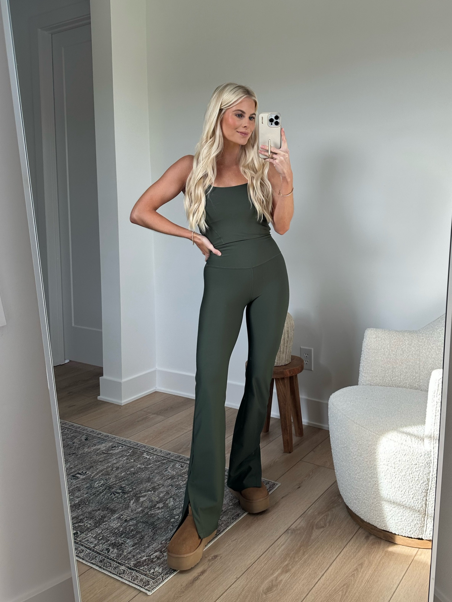 My AF YPB Collection is now live! Use code: AFKATHLEEN for 25% off sitewide! Wearing a small in top, small reg in pants, shoes run tts (I get a 7)! #kathleenpost #abercrombie #afxkp

#LTKSeasonal #LTKfitness #LTKfindsunder100