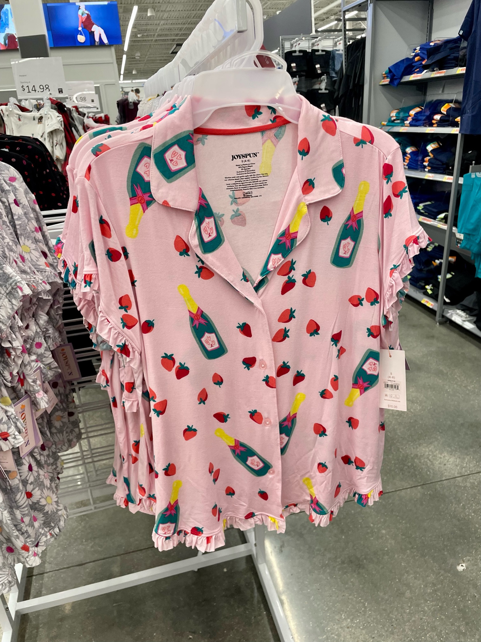 you’re coming home with me 🍾🥂🍓


#valentines #valentinesday #vday #vdaypajamas #pajamas #pjs 

#LTKunder50 #LTKFind #LTKSeasonal