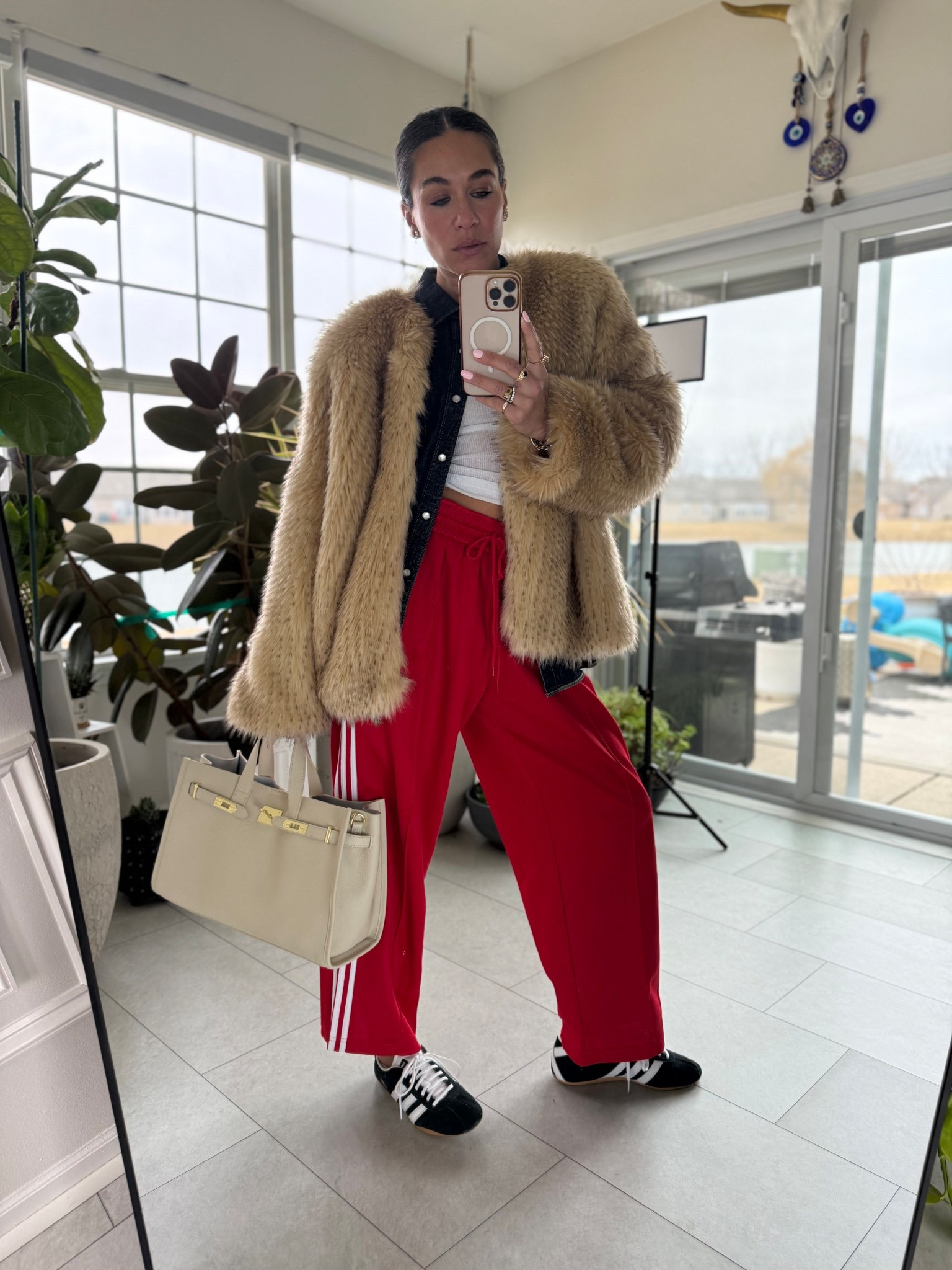 A little weekend #ootd- just grabbed this handbag from TikTok and I am OBSESSED 🤩 

#LTKgrwm #LTKootd #LTKOver40