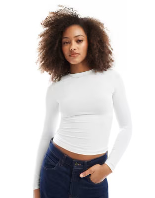 Pull&Bear polyamide sculpt long sleeved top in white | ASOS (Global)