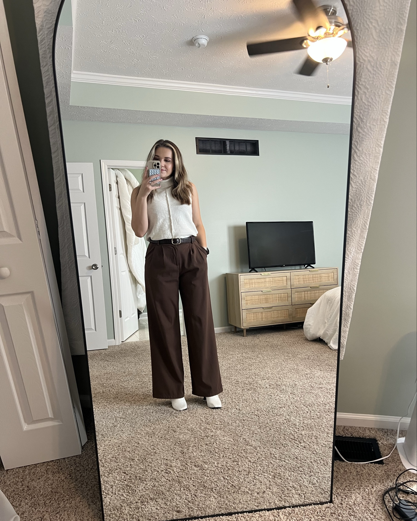 We FINALLY have a full length mirror, I haven’t had one for years 🙌🏼 I’ve just been flying blind getting dressed for work 😂

#LTKWorkwear #LTKStyleTip #LTKSeasonal