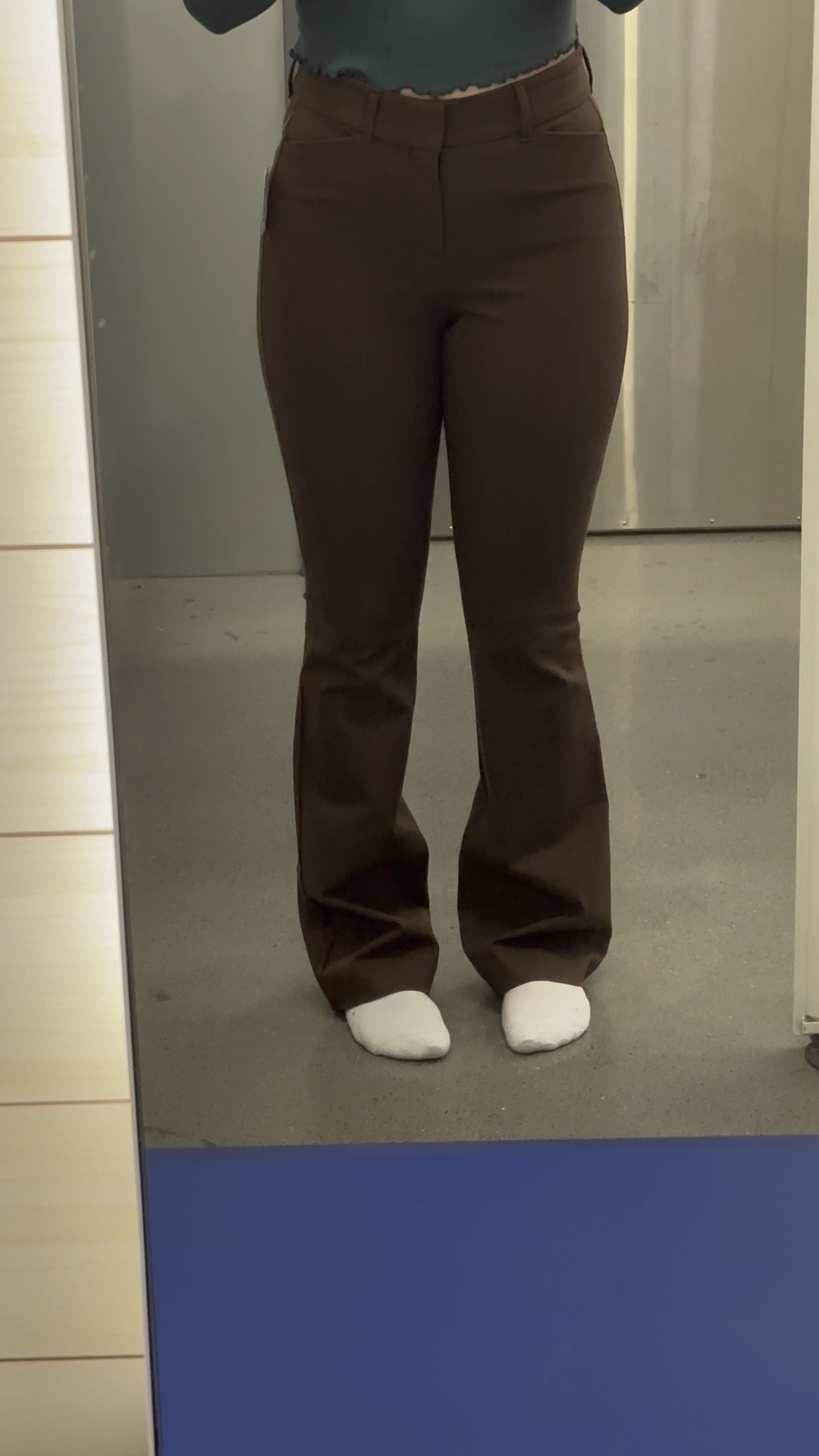 Cutest affordable Office Work flared pants!
These are high rise, flared, and stretchy. They hug your curves great, and have a very trendy silhouette. I am usually a size 6 in pants, but in these I went down to a 4 for a more form fitting fit. 

#LTKfindsunder50 #LTKworkwear #LTKVideo
