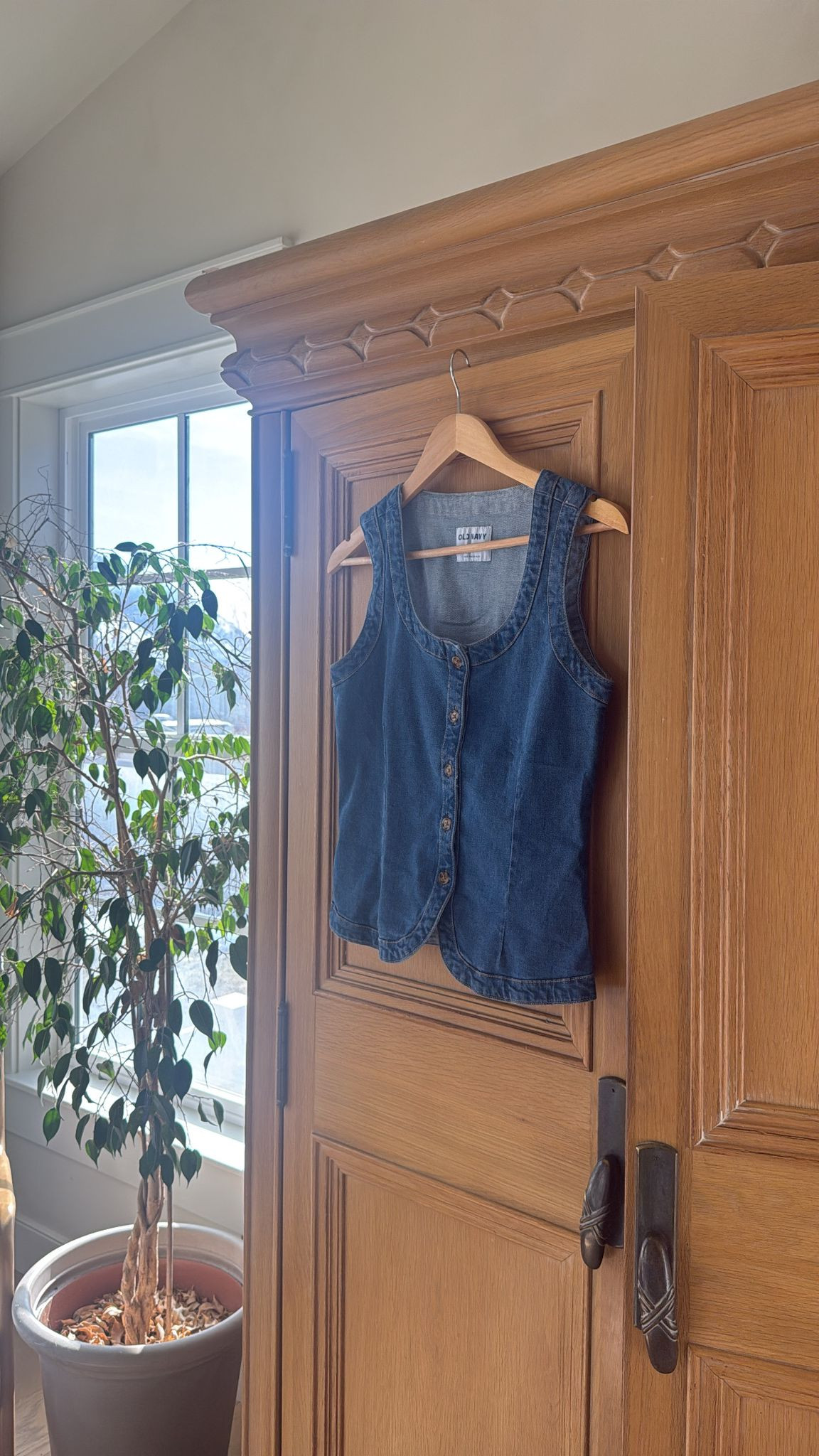 A vest so good, I bought it twice. Ended up grabbing it in white as well. Goes with everything! 

 #LTKgrwm #LTKootd