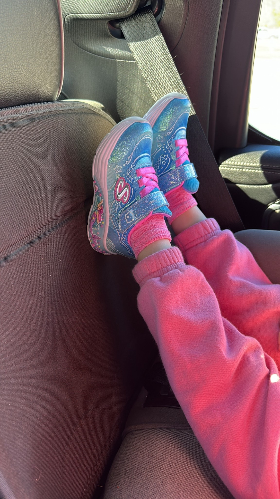 my 2.5 year olds favorite shoes!!! 💞🧜🏼‍♀️

of course they light up 💡



#LTKFindsUnder50 #LTKmomlife #LTKKids