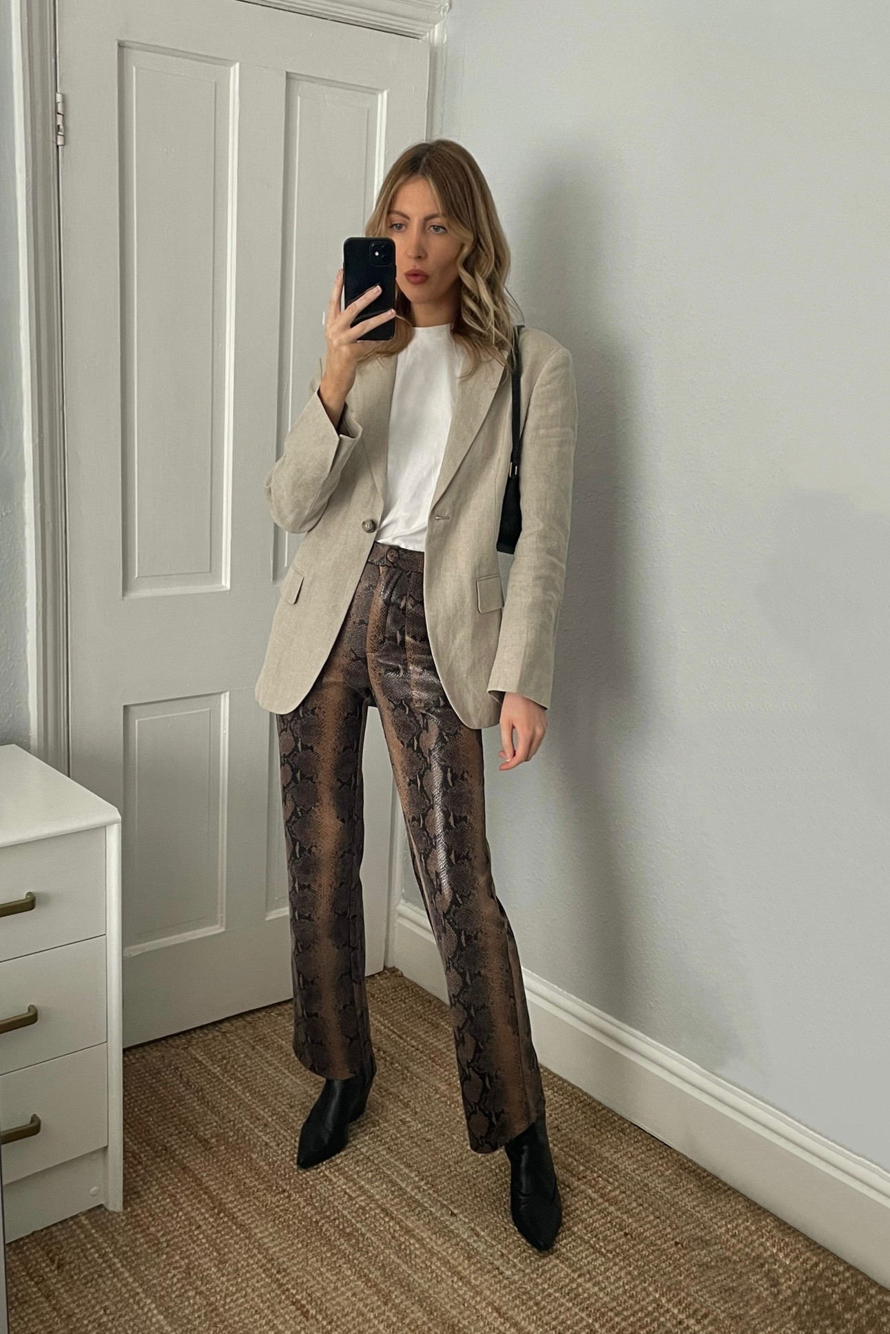 Wearing a size 8 in this arket blazer 

#LTKstyletip #LTKSeasonal #LTKeurope