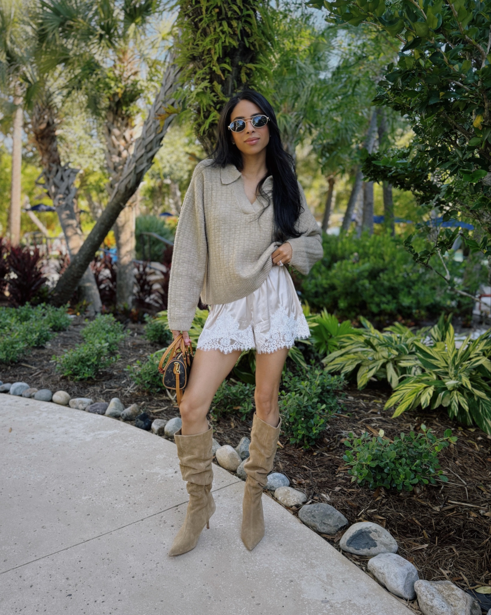 What I call the perfect, easy outfit for those in-between fall days.
—
#falloutfit #falloutfitideas #fallinspo #laceshorts

#LTKStyleTip #LTKFindsUnder100 #LTKItBag