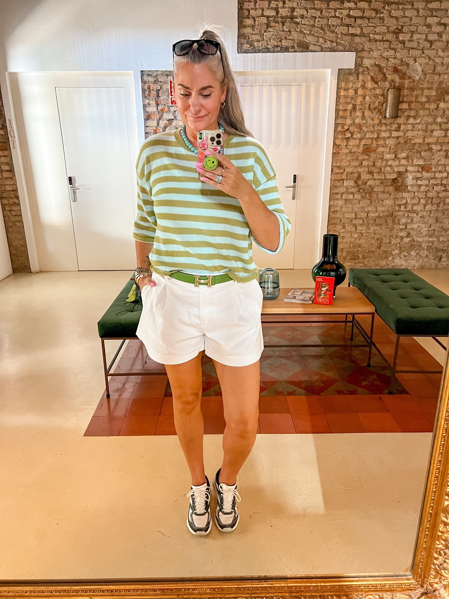 OOTD - zondag. Groen met turquoise gestreept truitje en witte short van Zara (L en XL), daaronder een witte tanktop met ingebouwde bh (L) en Skechers sneakers.

#LTKnederlands #LTKeurope #LTKtravel