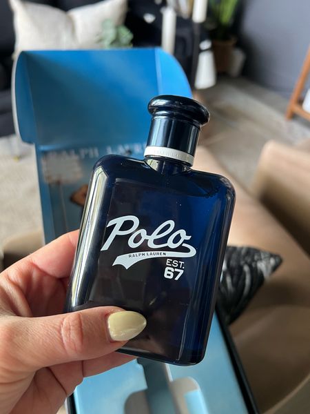 This polo 67 cologne smells SOOOO GOOD! 