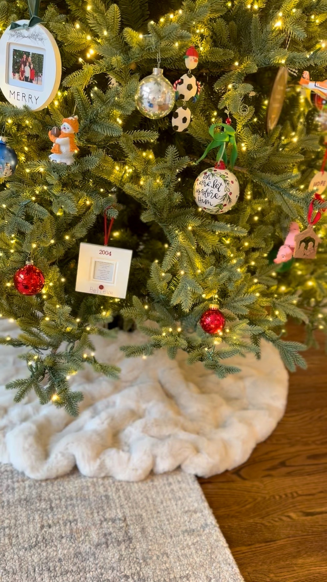 Love this tree skirt! Bought it a few years ago, but just found it on sale! 🤍