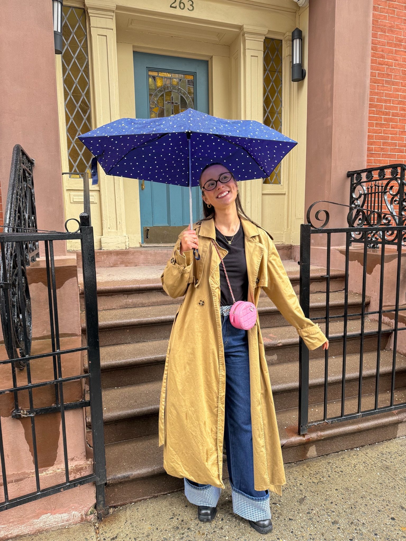 coastal outfits, city girl style, chic coffee shop looks, SoHo streetwear inspo, preppy outfits, minimalist everyday style, trendy outfits 2026, casual chic New York outfits, neutral wardrobe, capsule closet inspo