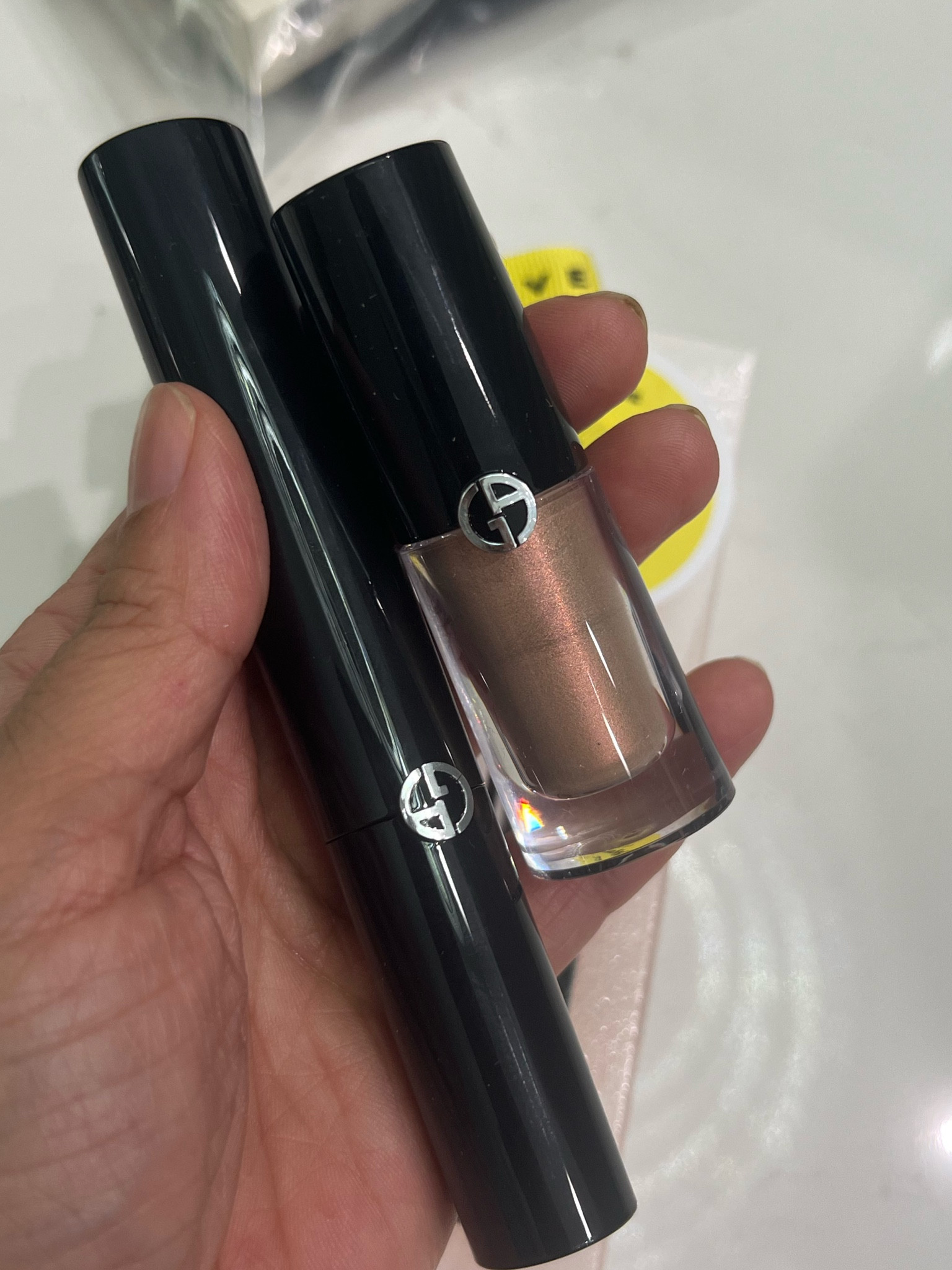 This Armani eye make up set has a beautiful cream eyeshadow that has shimmer and looks beautiful on many skin tones. 



#LTKFindsUnder100 #LTKxNSale #LTKBeauty