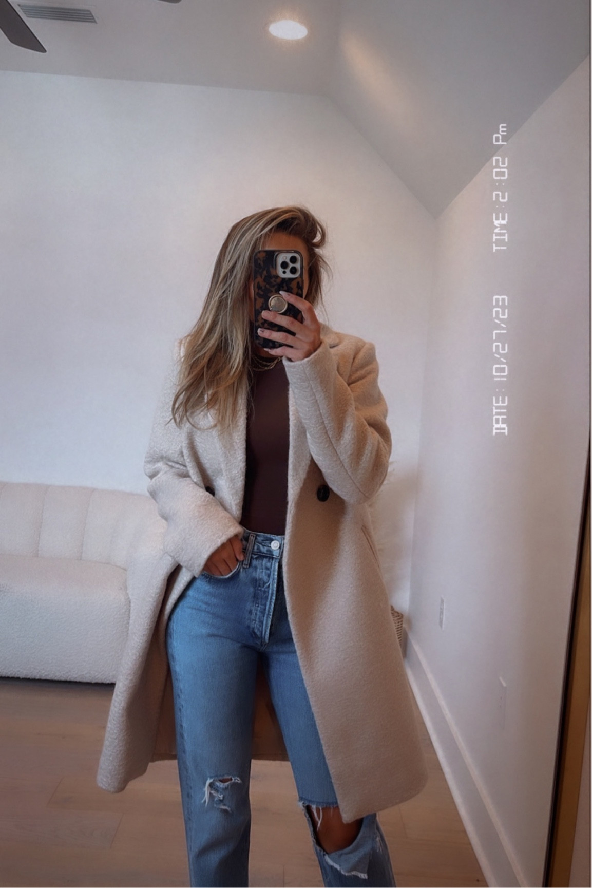 Coat in xs
Denim in 23
Skims bodysuit in xs

#LTKHoliday #LTKover40 #LTKSeasonal