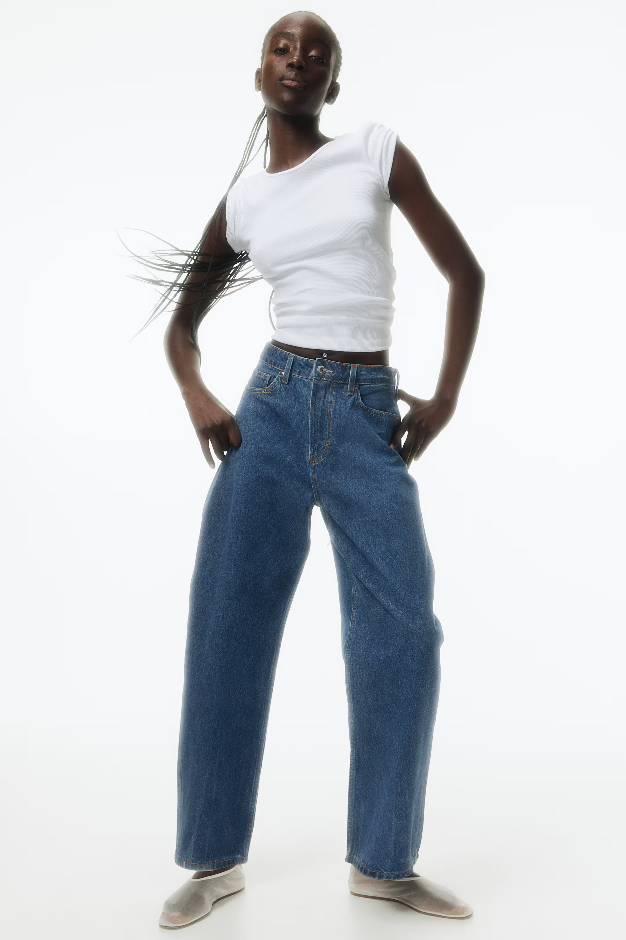 Barrel High Jeans - Light denim blue - Ladies | H&M GB | H&M (UK, MY, IN, SG, PH, TW, HK)