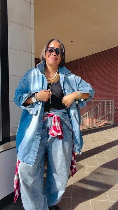 I mean…if you’re new here, layering is my jam! 😎 I love it! I wearing this jumpsuit as pants only and layered my plaid flannel top under the top of the jumpsuit. What y’all think? Easy to recreate!

Necklaces are @rachelnathandesign and use my code MSV15 for 15% off jewelry on their website. ✨
•
•
Style over forty, denim style, layering clothes, jewelry style, edgy style
