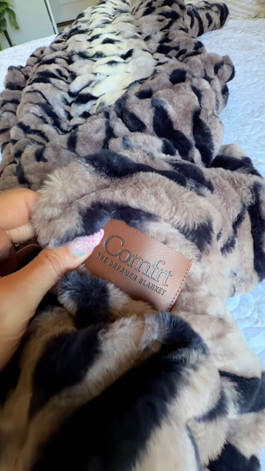 Currently refusing to leave this blanket behind ☁️ The softest cozy essential lately.

#LTKHome #LTKFinds #cozyhome #softblanket #earnscommissions 

 #LTKdayinmylife #LTKmorningroutine #LTKHome