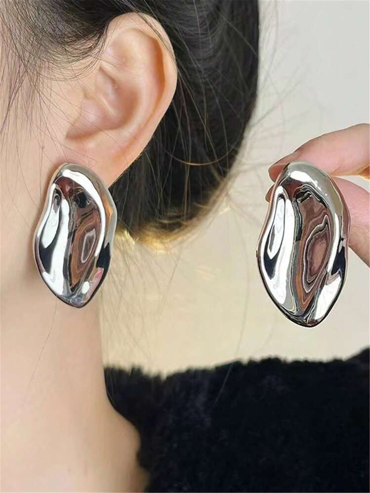Asymmetrical Pleated Unique Earrings, Metallic Unique Stud Earrings For Women | SHEIN