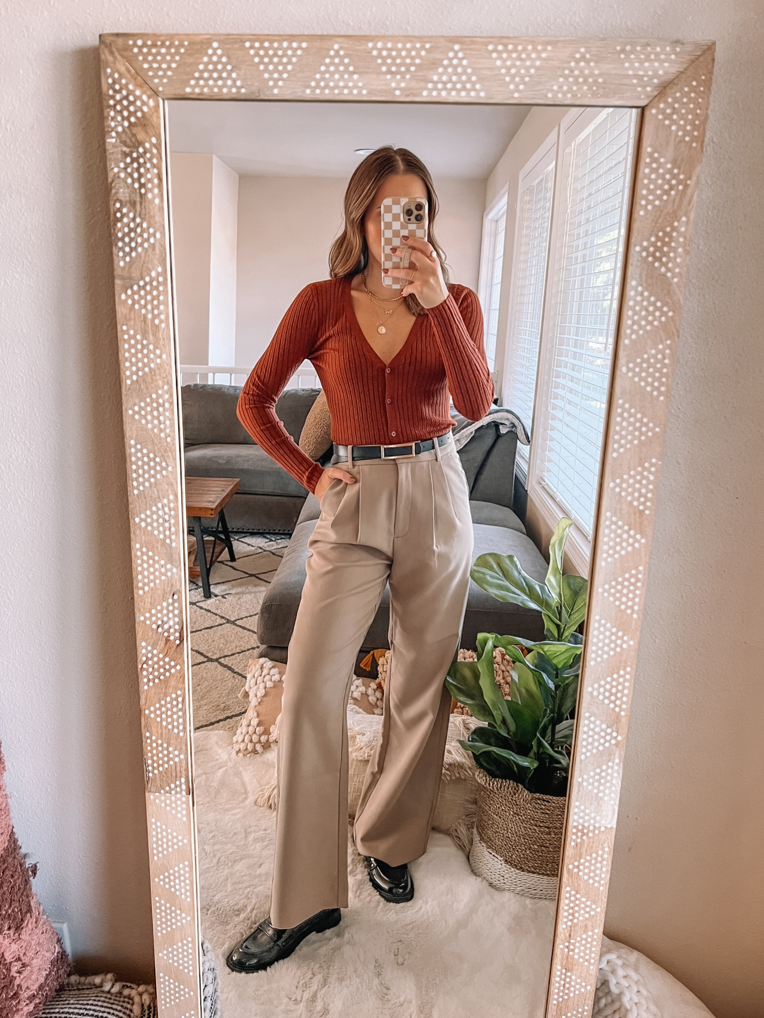 Teacher outfit idea🍎 wearing a xs cardigan top and size 26 trousers (I sized up one!)

Teacher outfit | teacher style | outfit idea | classroom outfit | Sloane tailored pants  | Abercrombie style | loafer outfit | cardigan outfit | trousers




#LTKfindsunder100 #LTKstyletip