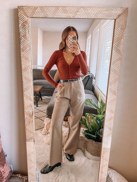 Teacher outfit idea🍎 wearing a xs cardigan top and size 26 trousers (I sized up one!)

Teacher outfit | teacher style | outfit idea | classroom outfit | Sloane tailored pants  | Abercrombie style | loafer outfit | cardigan outfit | trousers




#LTKfindsunder100 #LTKstyletip