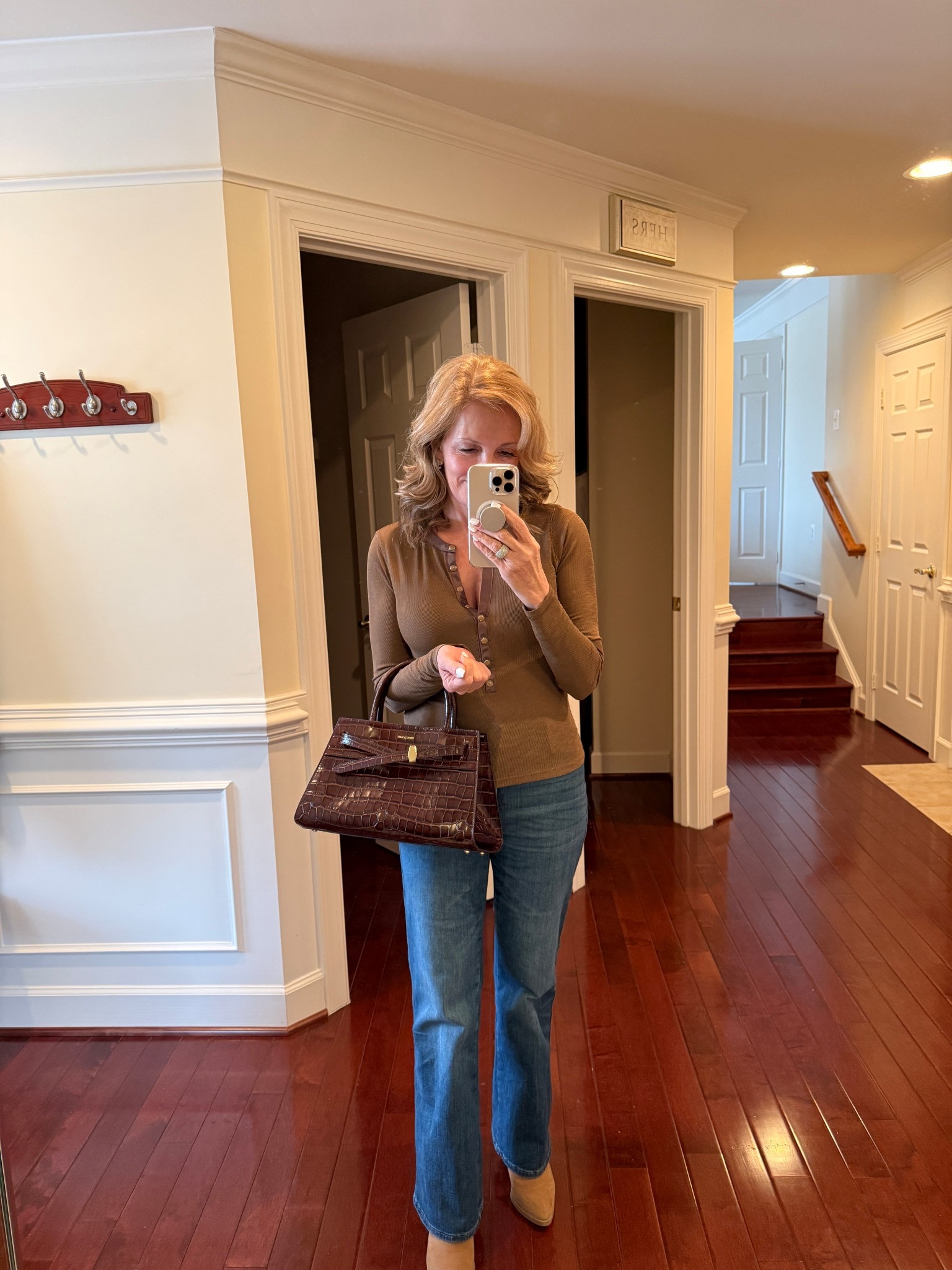 Gorgeous croc embossed leather hand bag!! In love!😍 

#LTKPetite #LTKSaleAlert #LTKOver40